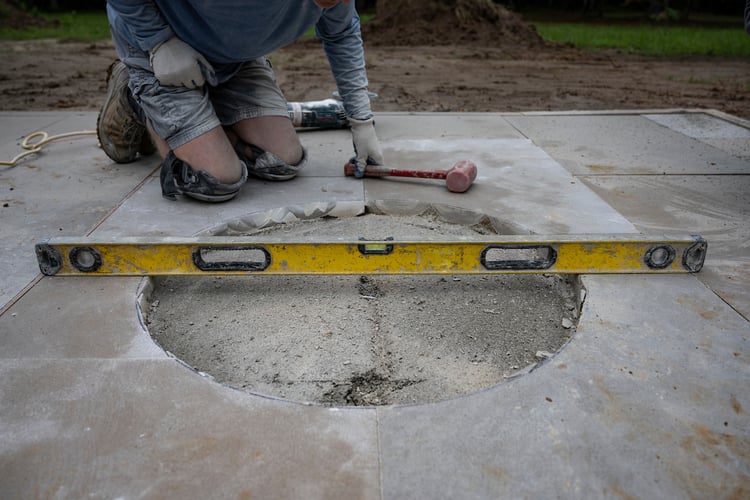 Build A Backyard Granite Fire Pit In, Fire Pit On Concrete Base