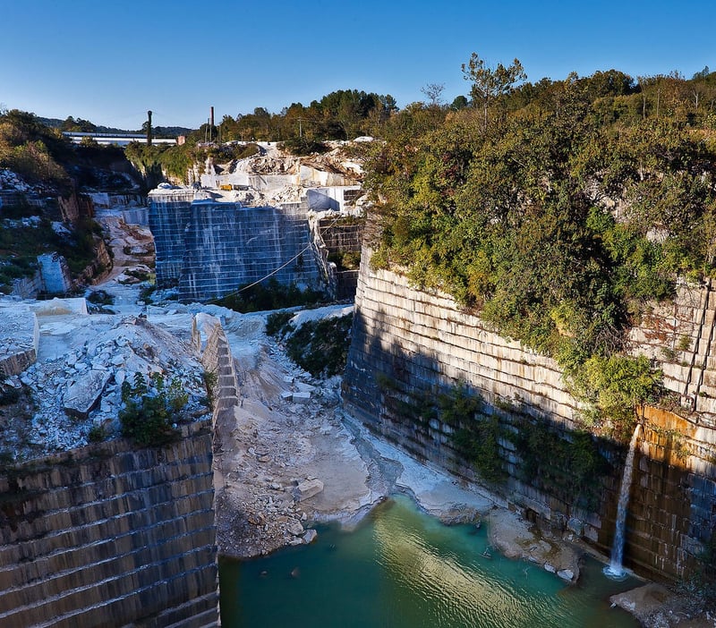Cherokee_Pearl_Grey_and_Solar_Grey_Marble_Georgia_Marble_Quarry_Polycor_Inc._Tate_Georgia_USA_Photo_courtesy_of_Chris_Ogden_Photography._www.QuarryShot