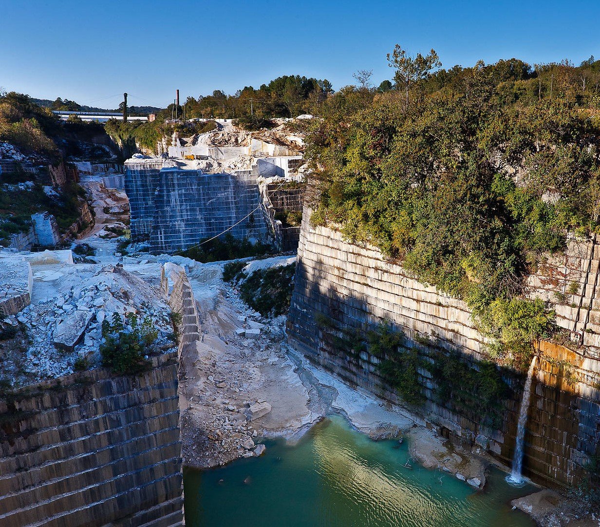 Cherokee_Pearl_Grey_and_Solar_Grey_Marble_Georgia_Marble_Quarry_Polycor_Inc._Tate_Georgia_USA_Photo_courtesy_of_Chris_Ogden_Photography._www.QuarryShot