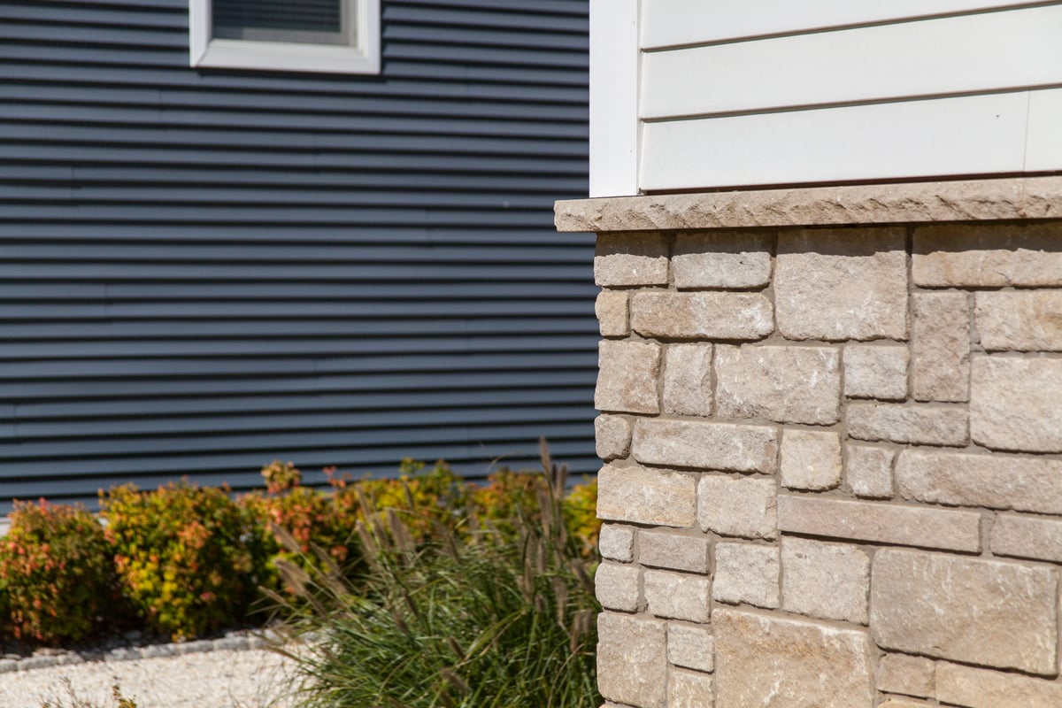 Rockford-Estate-Veneer-Series-thin-stone-veneer-Indiana-Limestone
