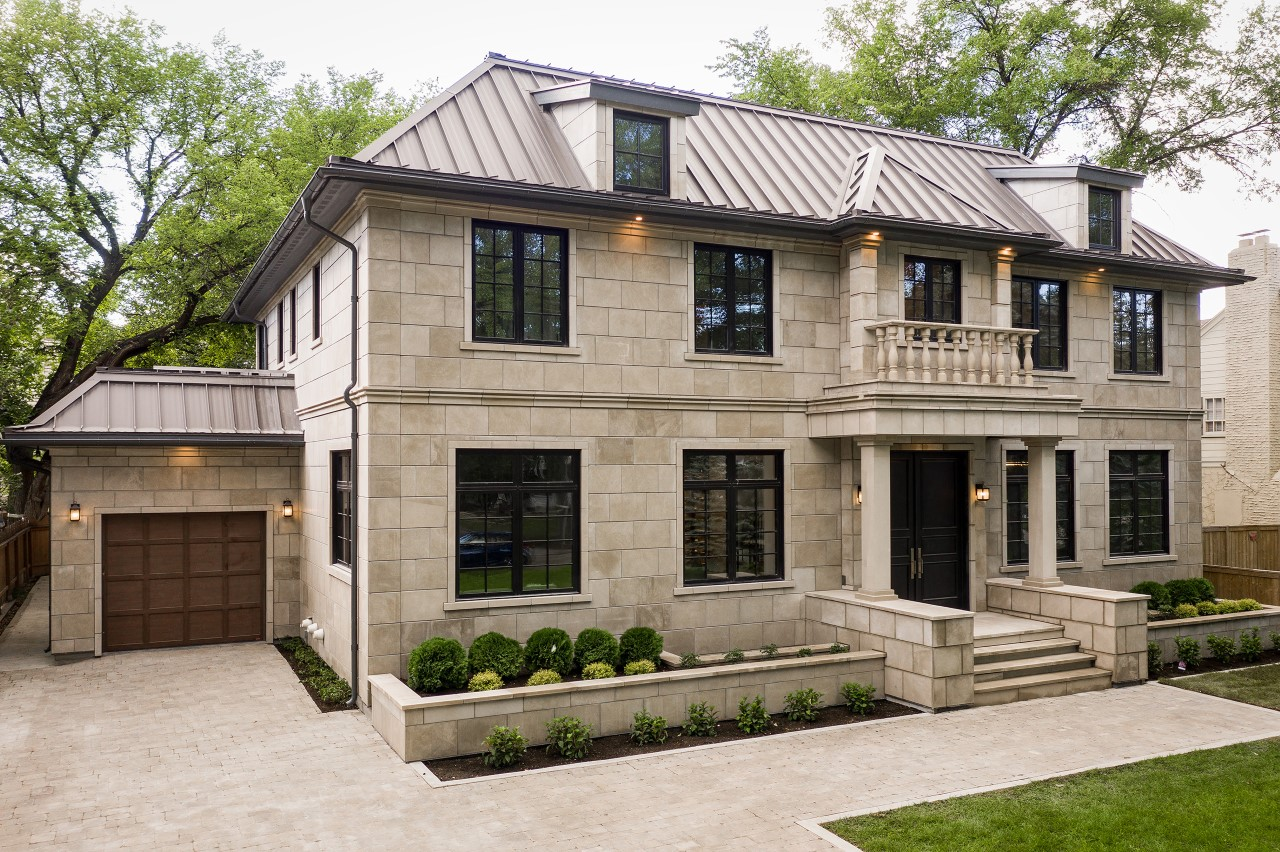Canadian home utilizing Indiana Limestone full color blend on the exterior and facade