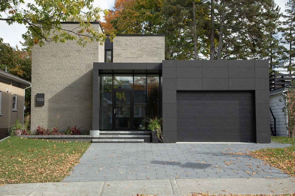Polycor Regis Cote's House - Quebec, QC - Kodiak Brown granite (13)